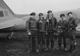 KG523 Douglas Dakota