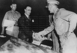Castellano, G., Gen., and Eisenhower, Dwight D., Gen.