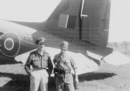 KG523 Douglas Dakota