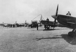 TE400 Supermarine Spitfire XVI