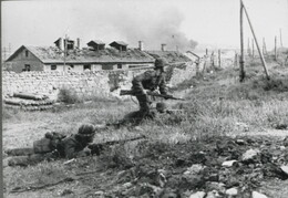German soldiers 'clean up' around Sevastopol