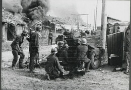 German soldiers 'clean up' around Sevastopol
