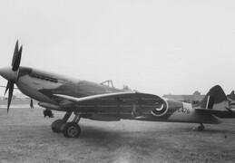 TE476 Supermarine Spitfire