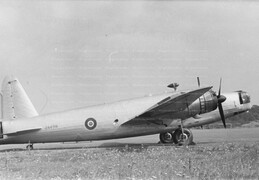 JA498 Vickers Armstrong Warwick 