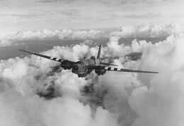 HF944 Vickers Warwick