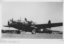 R1625 Vickers Wellington IV