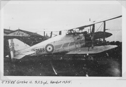 J7588 Gloster Grebe II