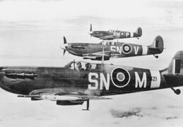 EN821 Supermarine Spitfire Vb