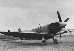 RB142 Supermarine Spitfire XIV