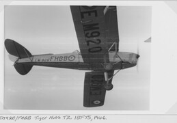 EM920 De Havilland Tiger Moth T2