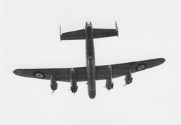 DT810 Avro Lancaster II