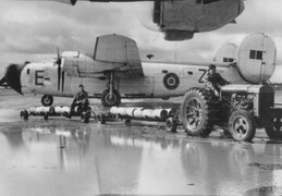KG904 Consolidated B-24 Liberator