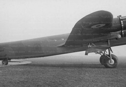 L7605 Short Stirling