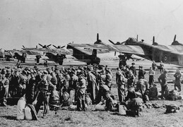 Short Stirling and Airborne Troops