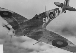 EN821 Supermarine Spitfire V