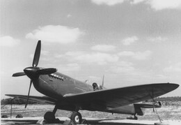 MB950 Supermarine Spitfire XI