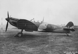 L1004 Supermarine Spitfire PR XIII