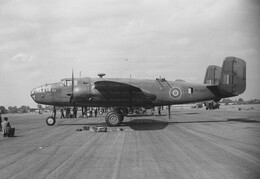 FL684 North American B-25 Mitchell