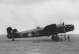 DT308 Handley Page Halifax II