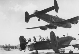 JB911 Handley Page Halifax II