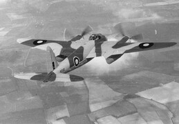 NT193 de Havilland Mosquito VI