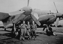 PZ417 de Havilland Mosquito