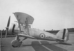 J9125 Gloster Gauntlet