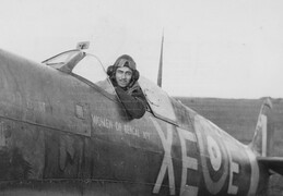 P7892 Supermarine Spitfire IIa